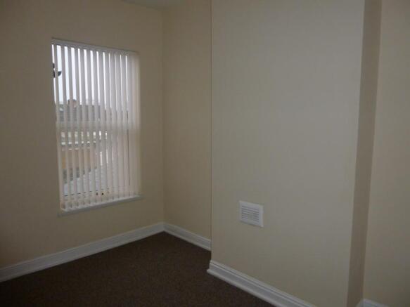 Middle Bedroom