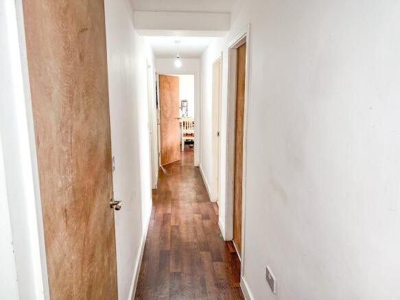 2 bed Flat for sale Image 6