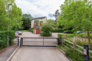 Flat 13, Shotover Mound, Spring Lane, Headington, Oxford OX3 8SF