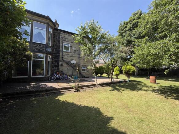 7 bed Semi-Detached for sale Image 12