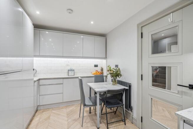 DSC02389-b643b3d61f8265e118dce0e6a7c549d8 - 800px.