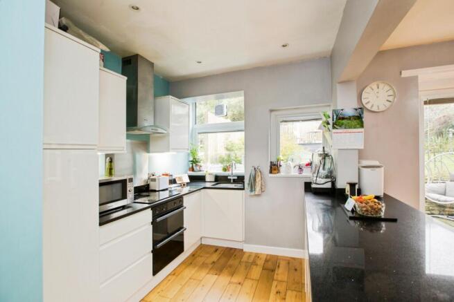 3 bed Semi-Detached for sale Image 6