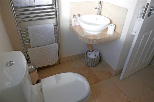 EN-SUITE: