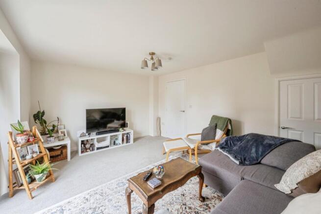 3 bed Semi-Detached for sale Image 7