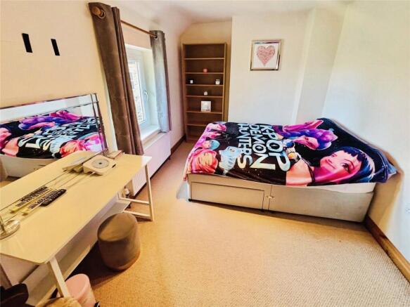 3 bed Semi-Detached for sale Image 10