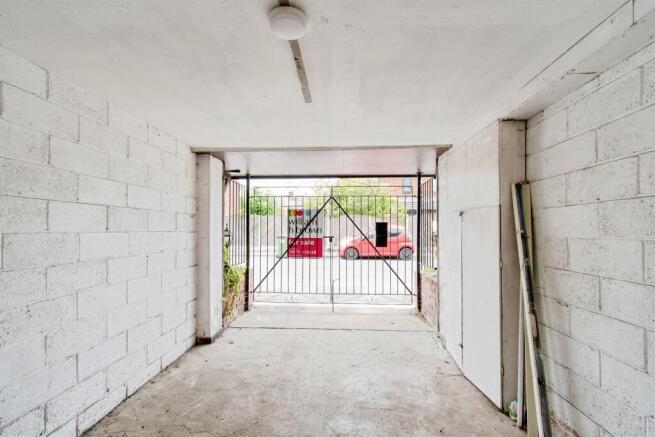 2 bed Terraced for sale Image 12