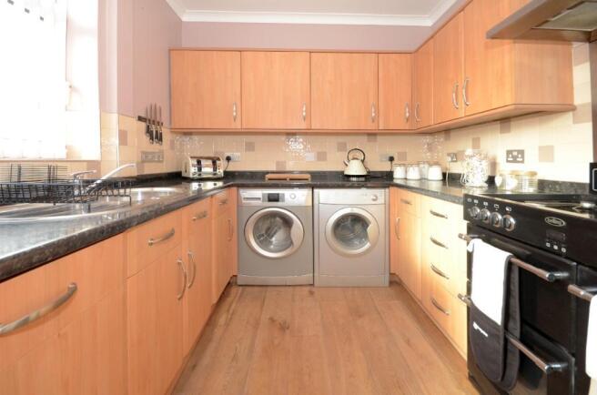 1 bed House Share to rent Image 6