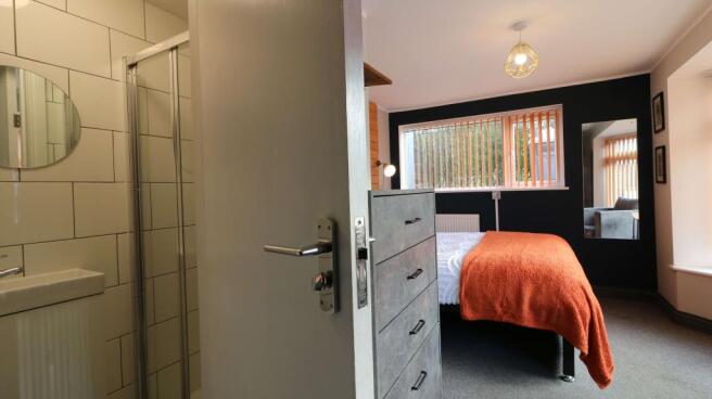 32 Lime Road Room 1 4.JPG