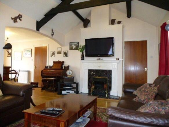 Lounge/Dining Room