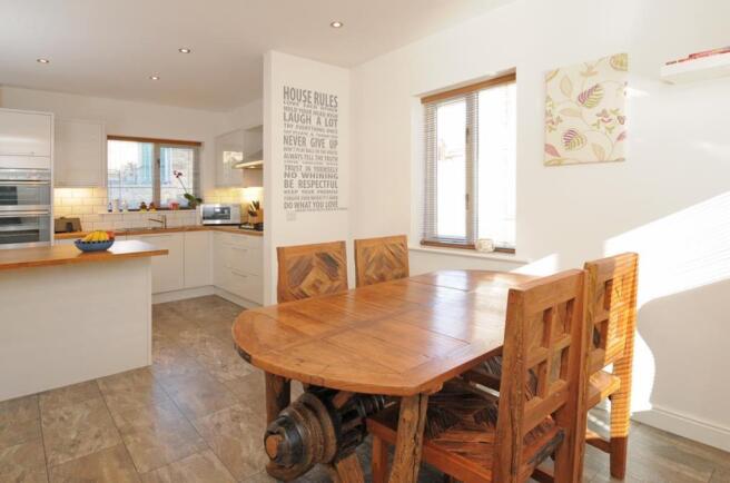 Dining/Kitchen