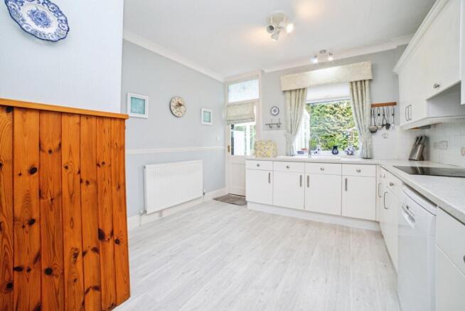 4 bed Semi-Detached for sale Image 6