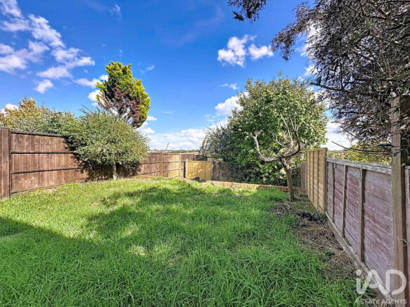 Whitebarns, Buntingford, SG9 photo 4