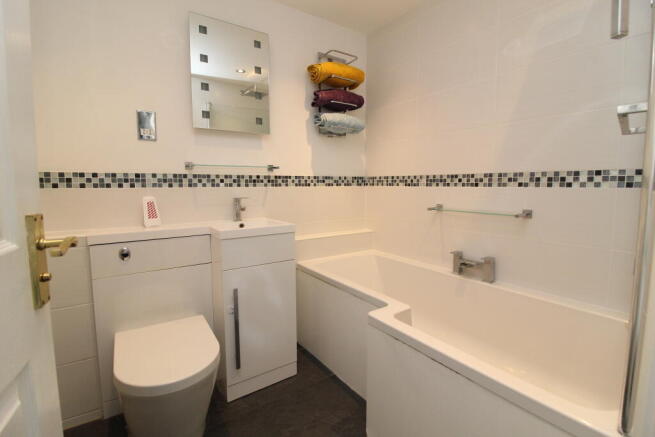 3 bed Terraced for sale Image 9