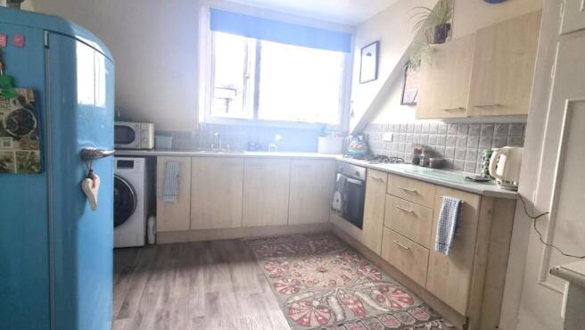 2 bed Apartment to rent Image 9