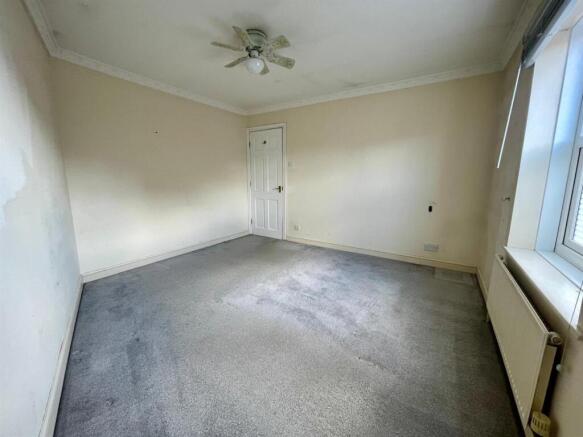 4 bed Terraced for sale Image 11