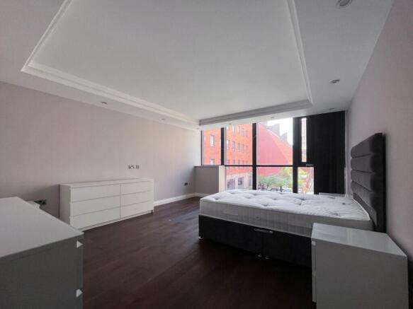 2 bed Flat to rent Image 8