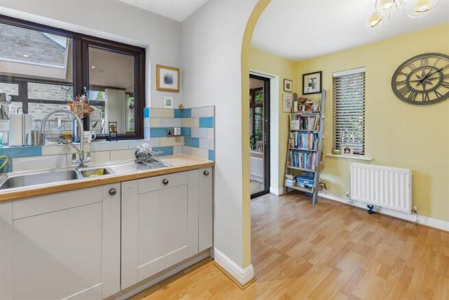 Kitchen/ Dining Room
