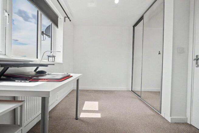 3 bed Town House for sale Image 12