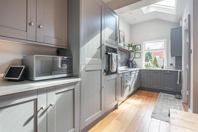 4 bed Terraced for sale Image 4