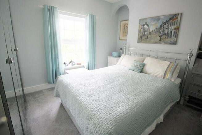 Bed 2 NEW .JPG