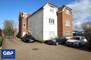 Flat 3, 1a Challis Court, Oaklands Avenue, Romford RM1 4FD