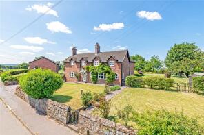 Bankfield, Village Road, Dunham On The Hill, Frodsham WA6 0NN