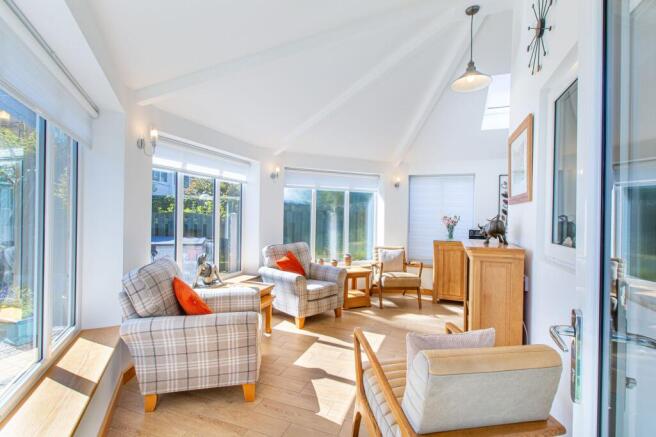 4 bed Detached for sale Image 9