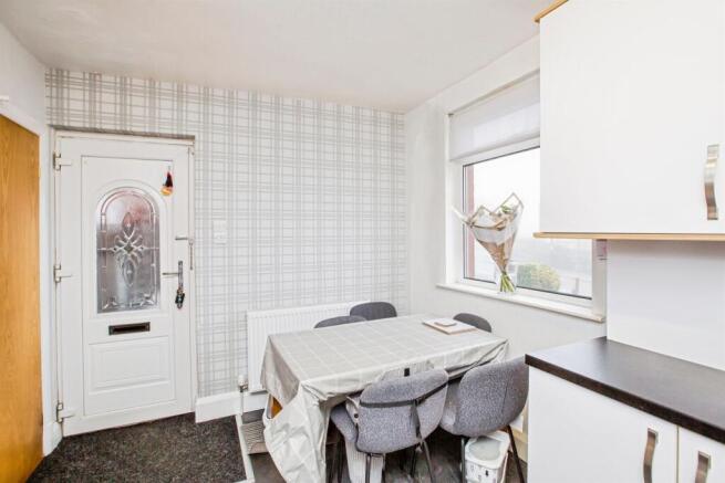 2 bed Semi-Detached for sale Image 5