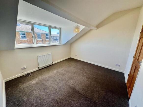 3 bed Terraced for sale Image 7