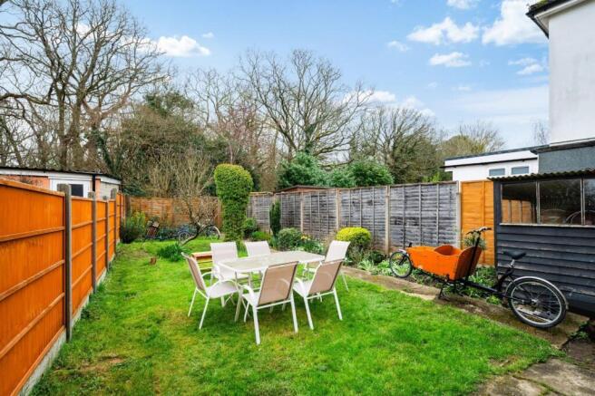 Rollesby Road, Chessington, KT9 photo 3