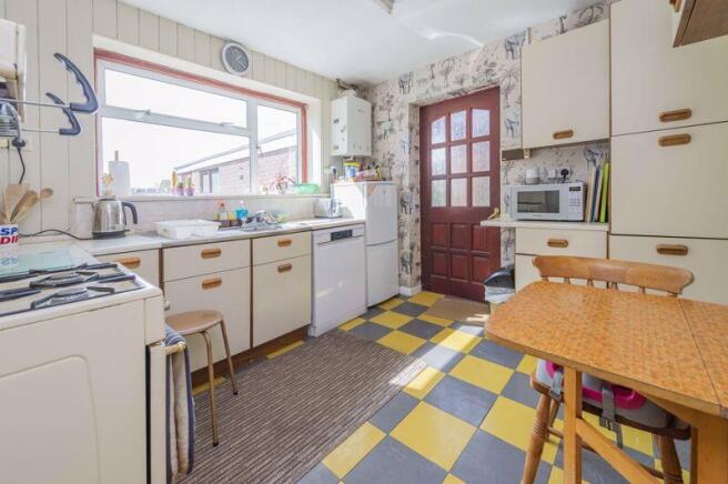 Rosehill Avenue, Whittington photo 4