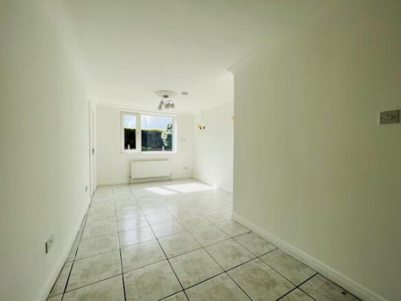 4 bed Detached to rent Image 7