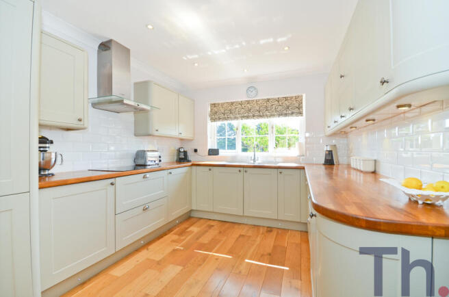 Kitchen.JPG