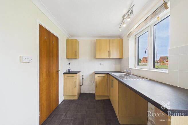 2 bed Semi-Detached for sale Image 9