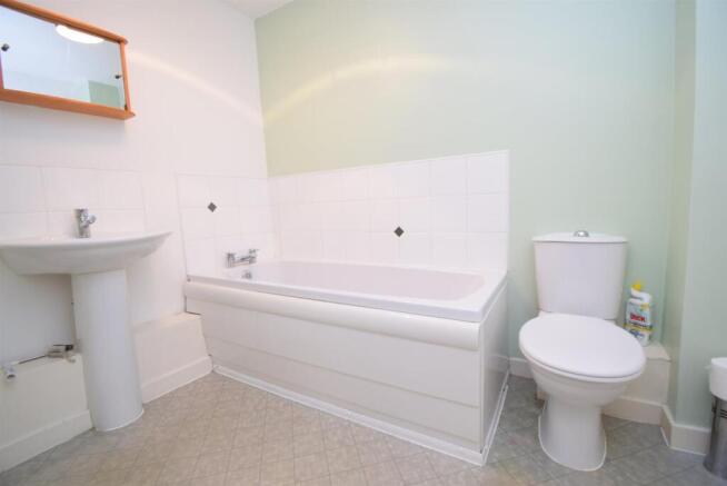 2 bed Apartment for sale Image 8