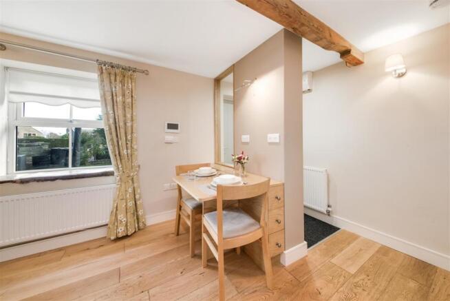 OPEN PLAN LIVING/DINING ROOM