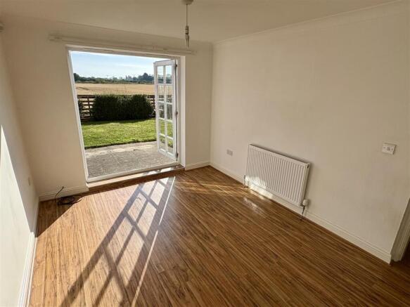 5 bed Detached to rent Image 5