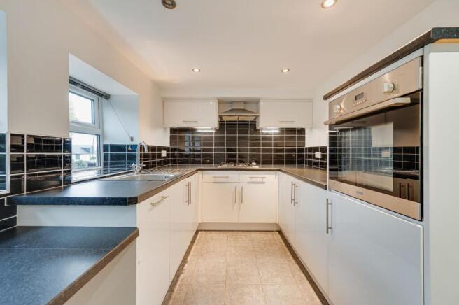 KITCHEN, DINER AND LOUNGE
