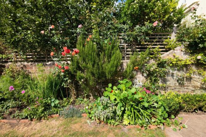 8 Pelham Terrace BN7 2DR-18.jpg