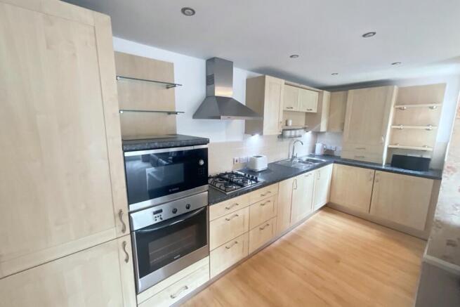 2 bed Flat for sale Image 7