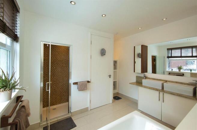 60 Kings Rd 1681.jpg