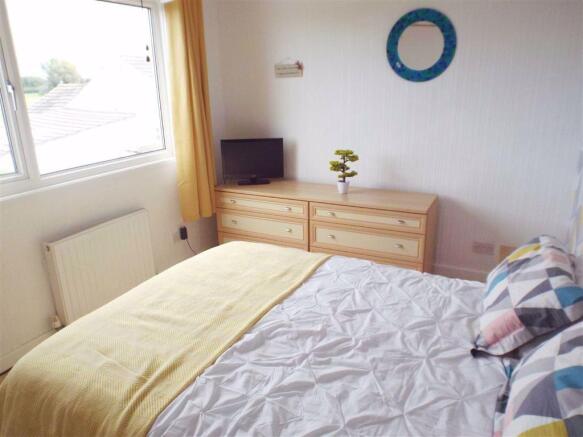 BEDROOM 1:
