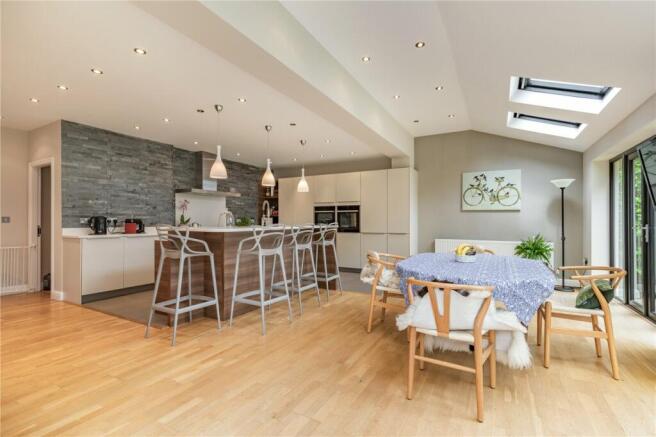 Kitchen/Breakfast