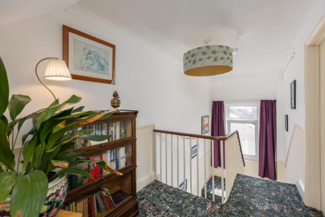 6 bed Town House for sale Image 10