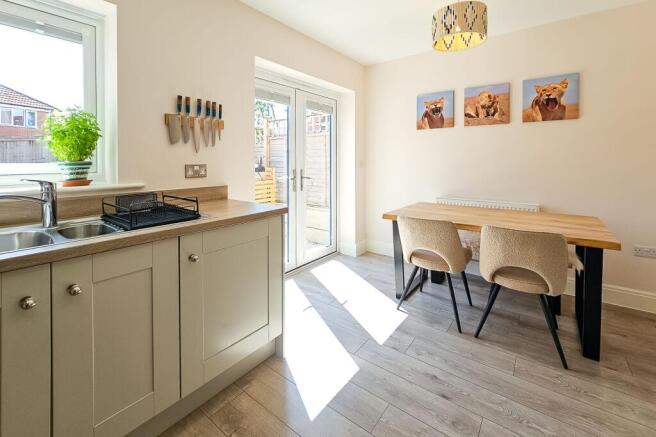 2 bed End of Terrace to rent Image 10