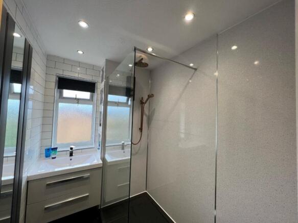 En suite shower room
