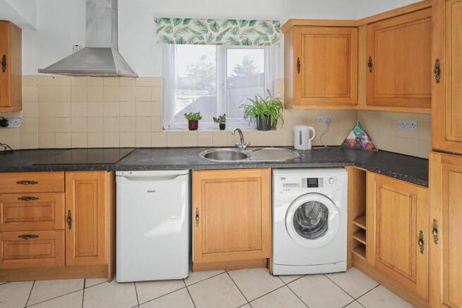 17 Elmscroft Gardens, Potters Bar, Hertfordshire EN6 2JP
