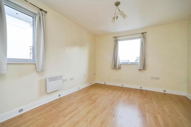2 bed Apartment for sale Image 6