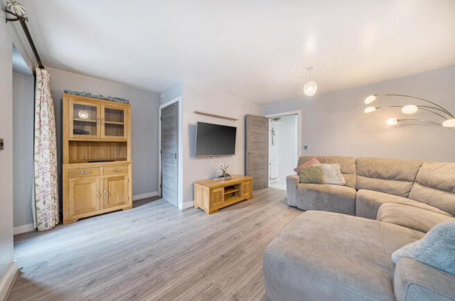 1373053-6-6908c6d...