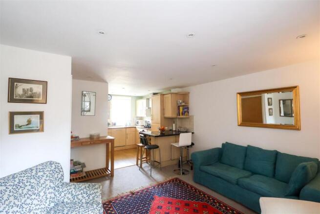 3 bed Terraced for sale Image 12